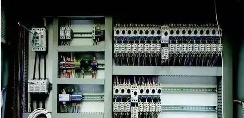 工厂控制系统的抉择 PLC与DCS的深度解析